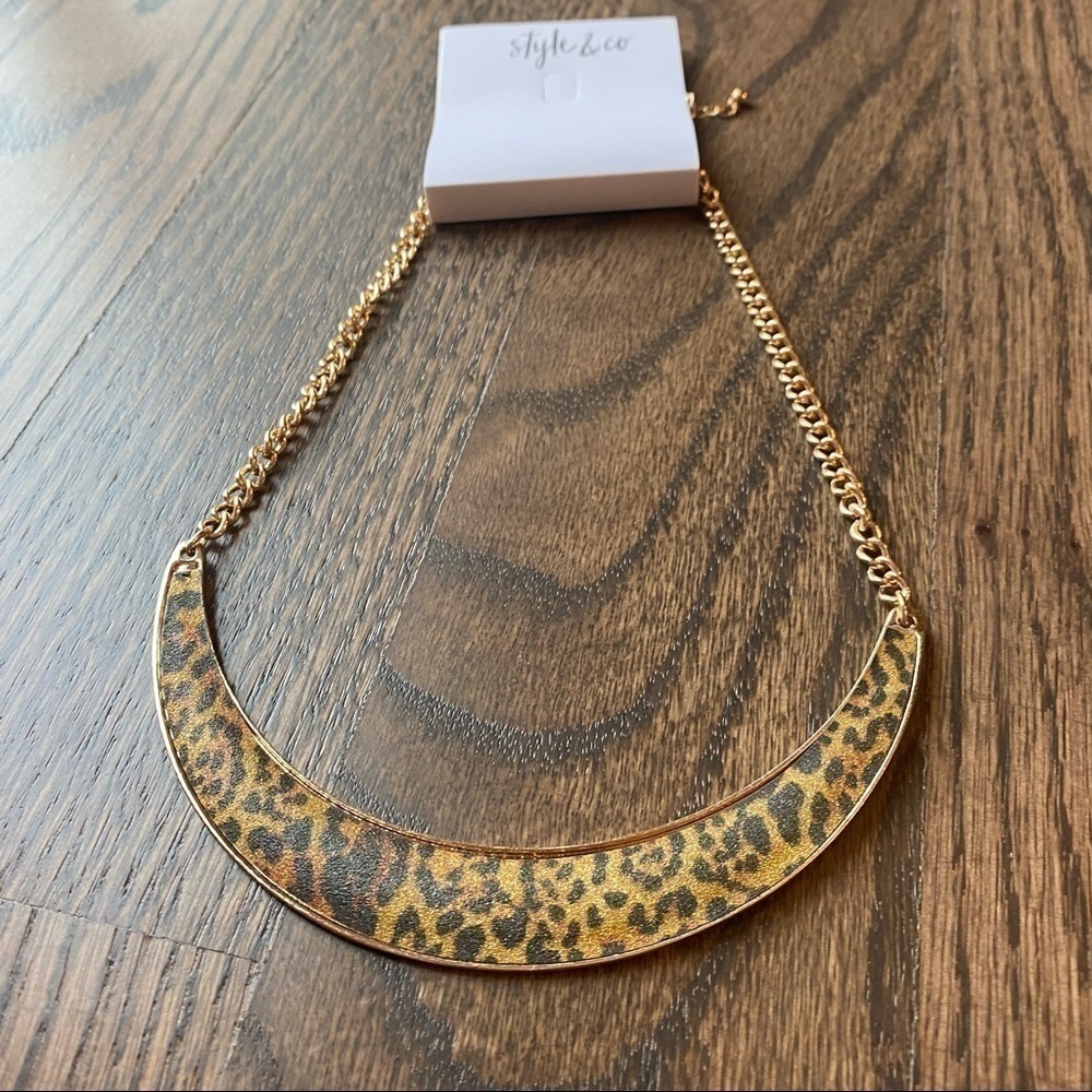 NWT style & co gold tone leopard print collar neck